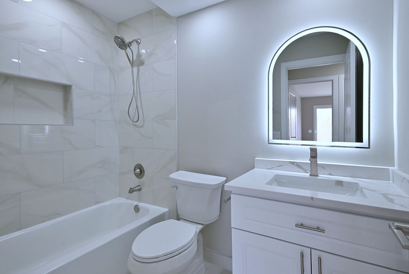 945 E Kenilworth Avenue #312, Palatine, IL 60074