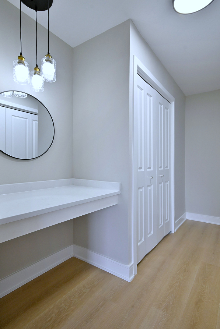 945 E Kenilworth Avenue #312, Palatine, IL 60074