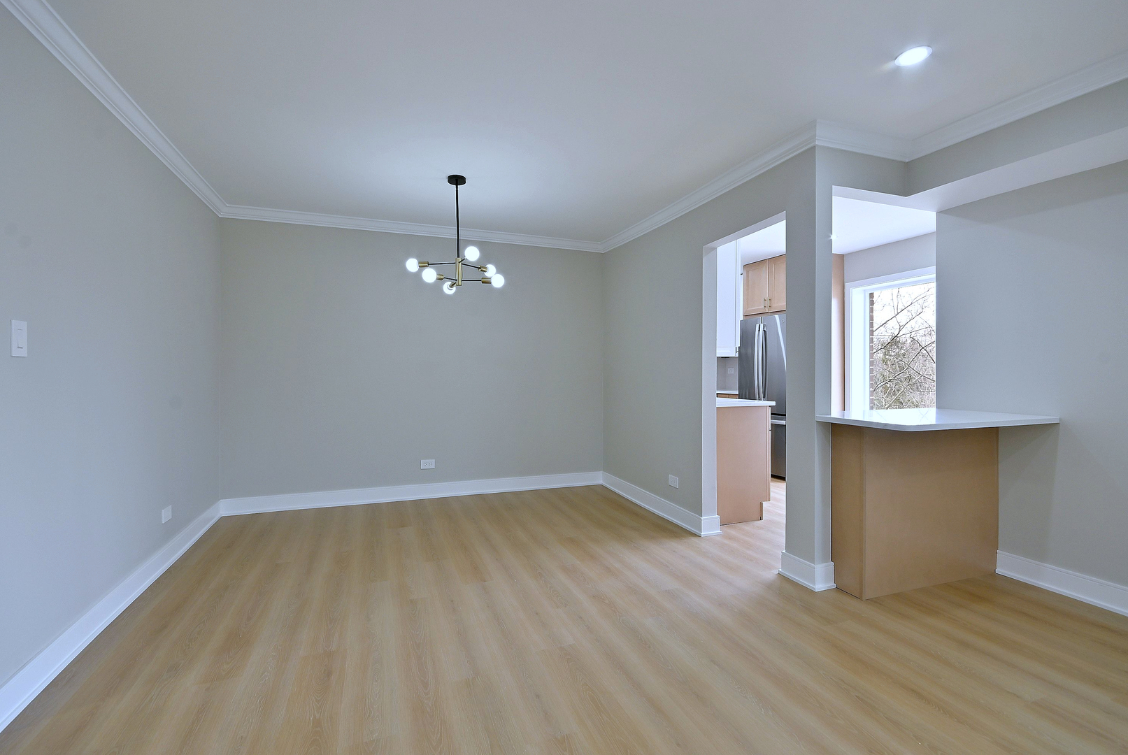 945 E Kenilworth Avenue #312, Palatine, IL 60074