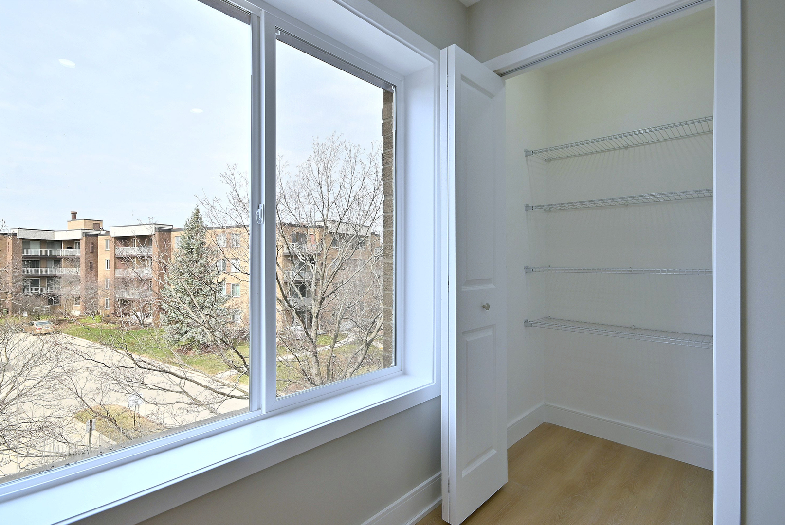 945 E Kenilworth Avenue #312, Palatine, IL 60074