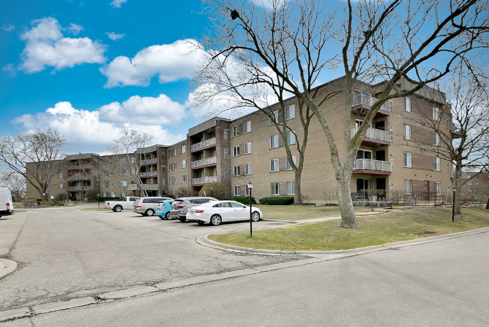 945 E Kenilworth Avenue #312, Palatine, IL 60074