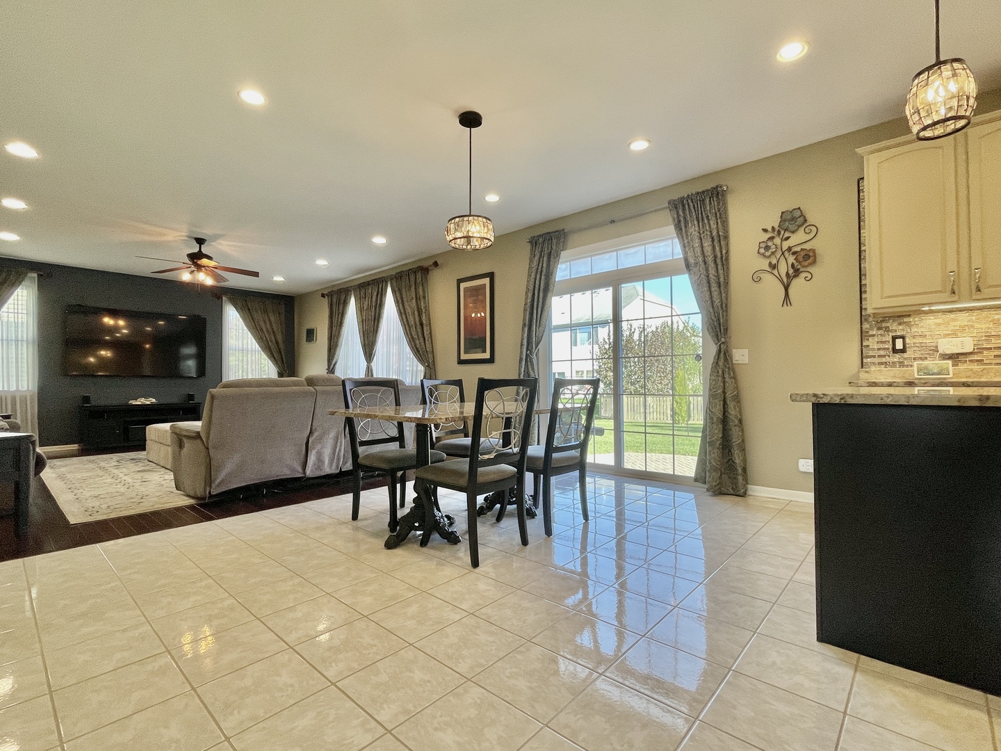 1055 Christine Lane, Antioch, IL 60002