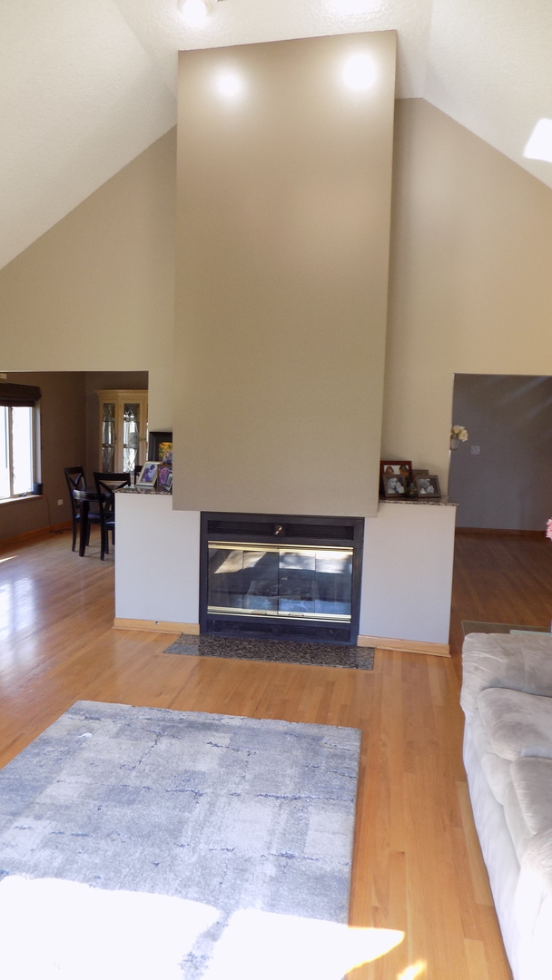 Warrenville, IL 60555