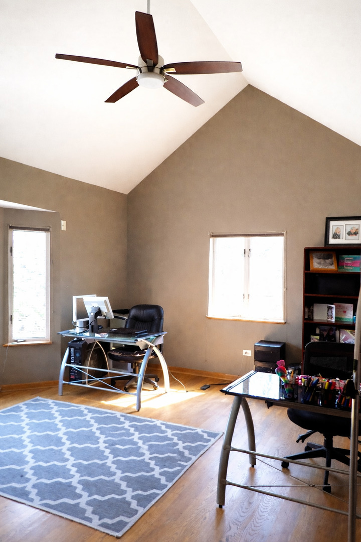 Warrenville, IL 60555