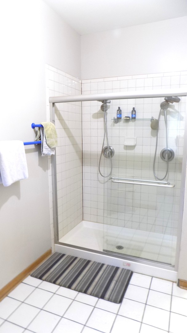 Warrenville, IL 60555