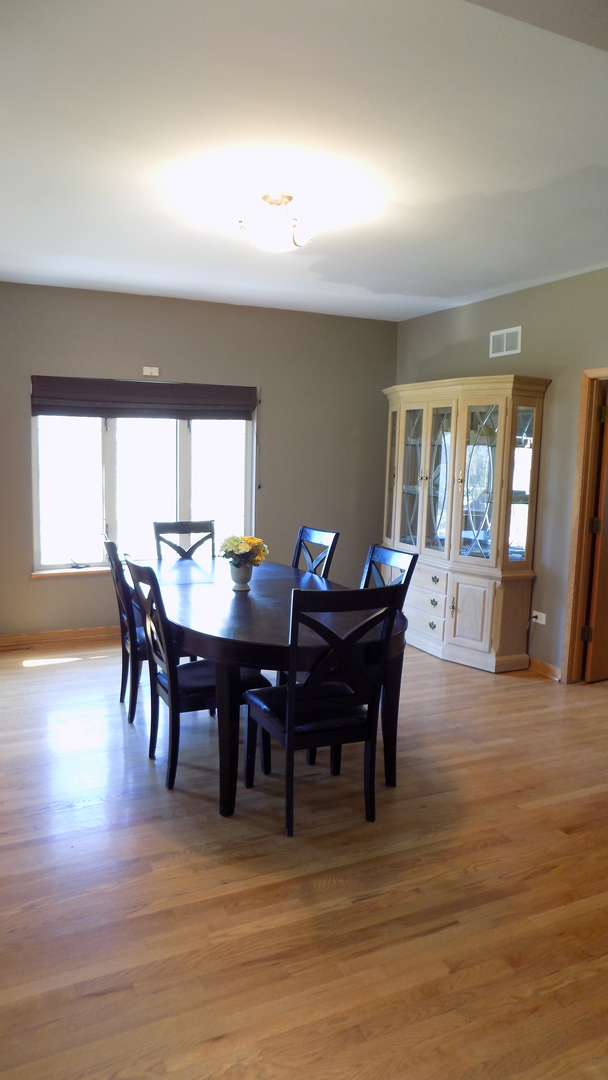 Warrenville, IL 60555