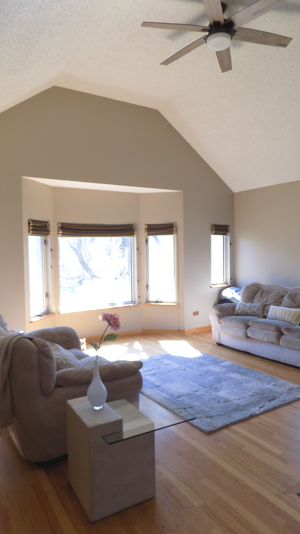 Warrenville, IL 60555