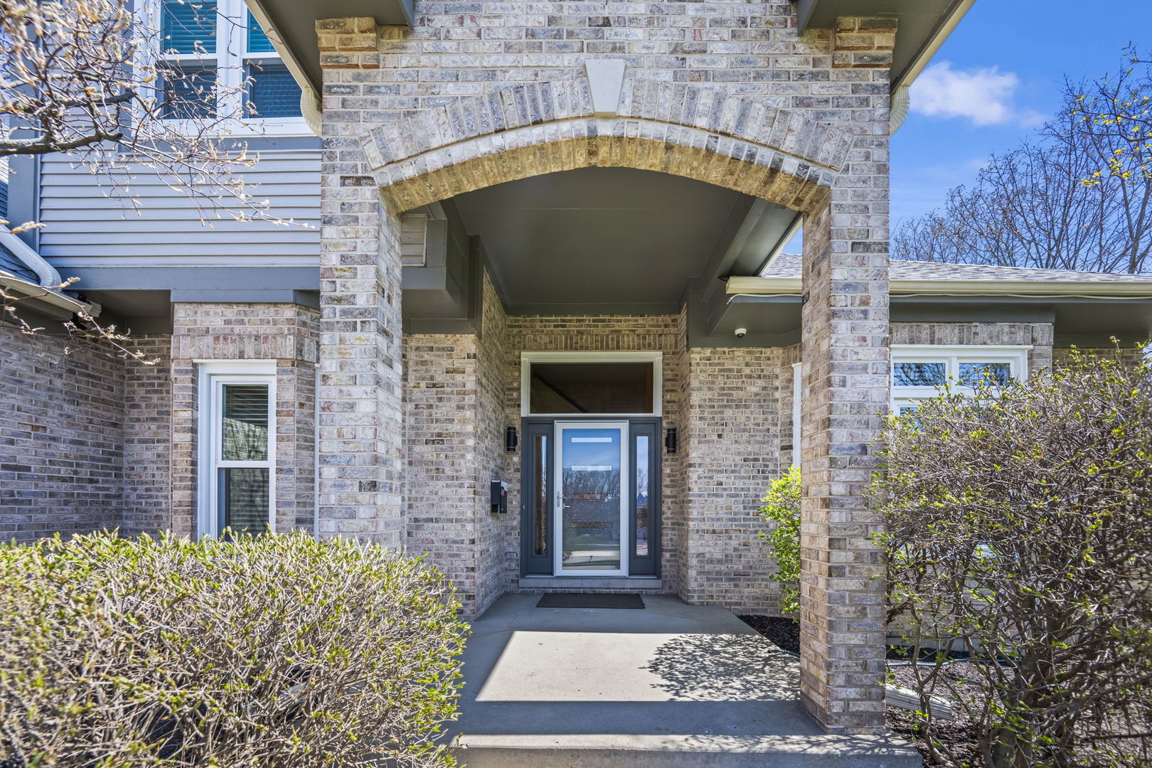 155 Lilac Lane, Wheeling, IL 60090