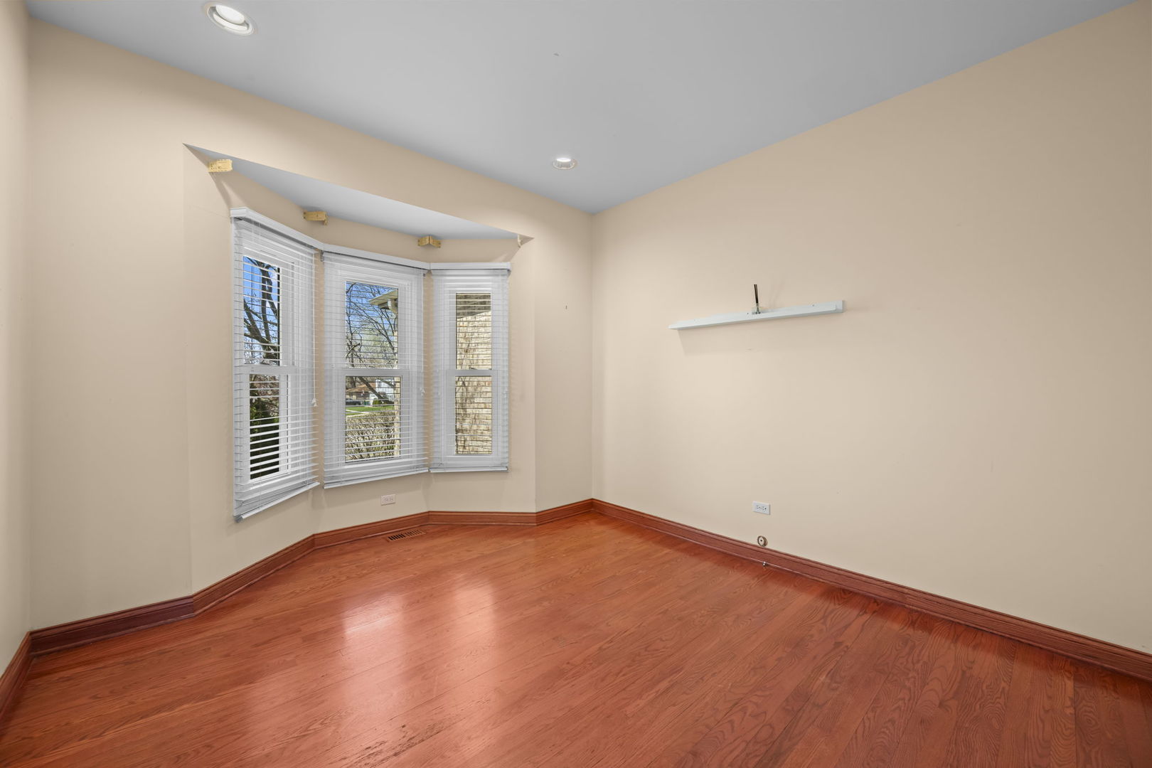 155 Lilac Lane, Wheeling, IL 60090