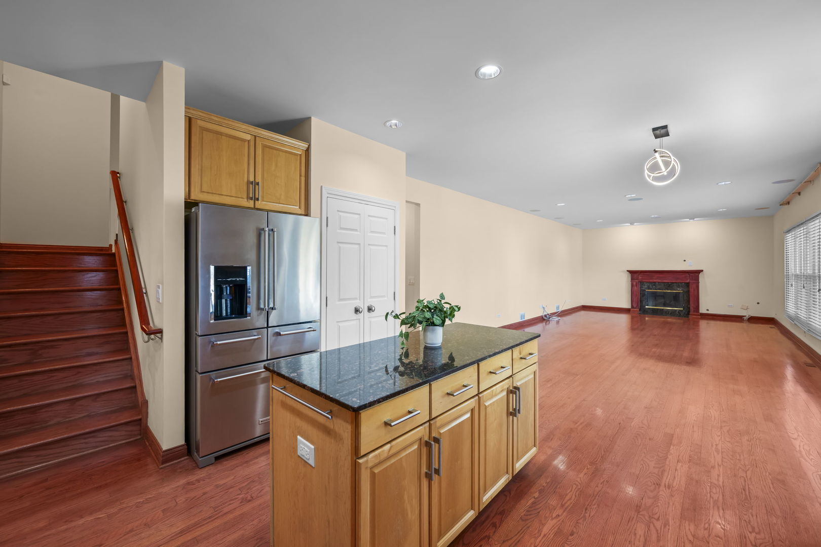 155 Lilac Lane, Wheeling, IL 60090