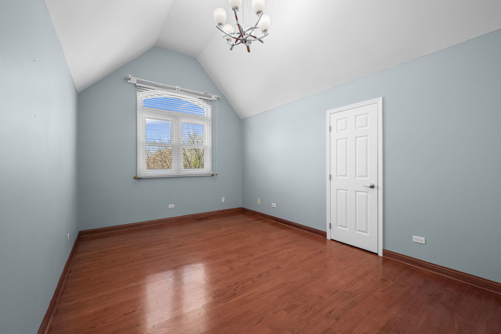 155 Lilac Lane, Wheeling, IL 60090