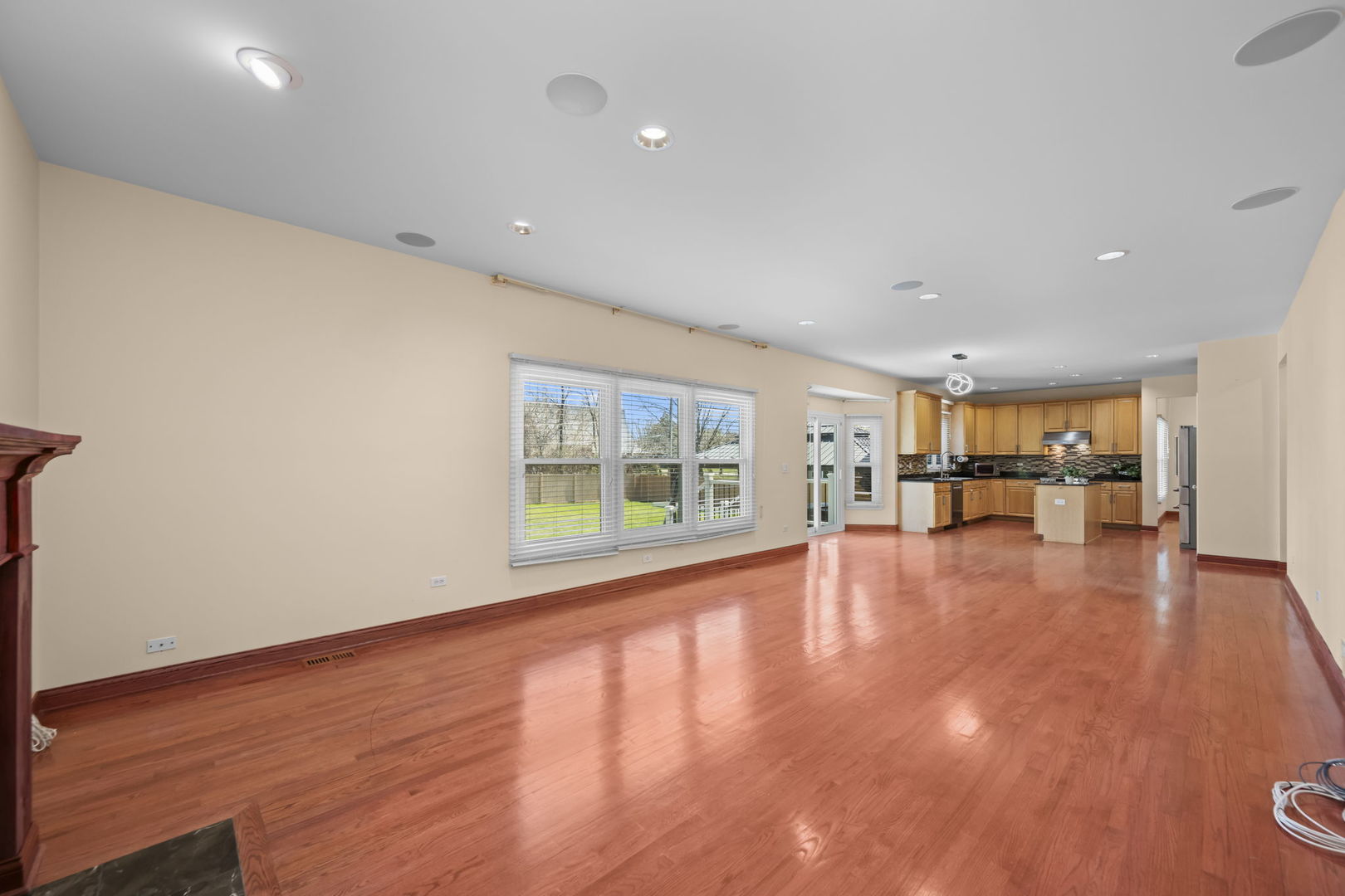 155 Lilac Lane, Wheeling, IL 60090