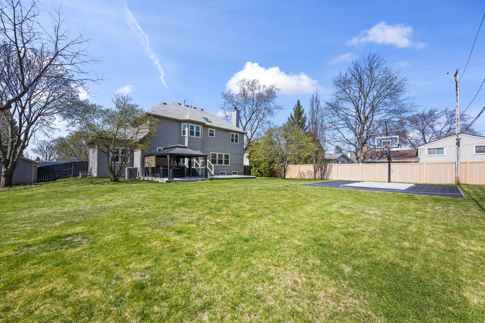 155 Lilac Lane, Wheeling, IL 60090