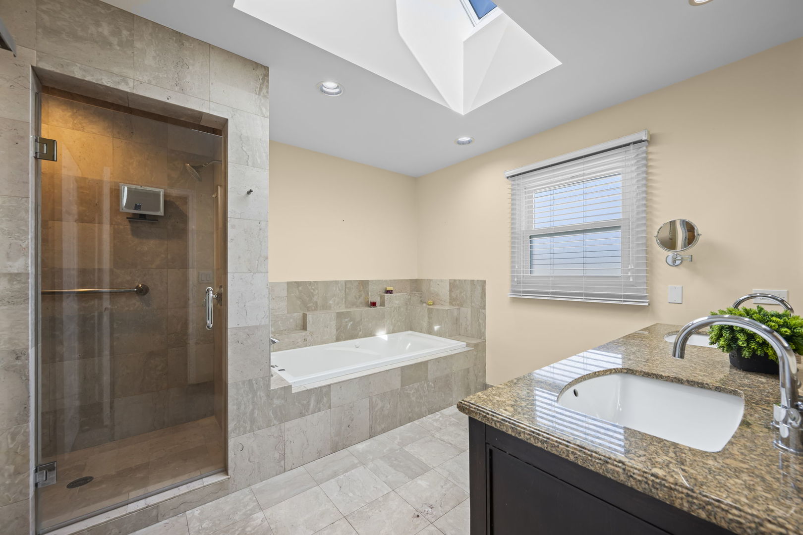 155 Lilac Lane, Wheeling, IL 60090