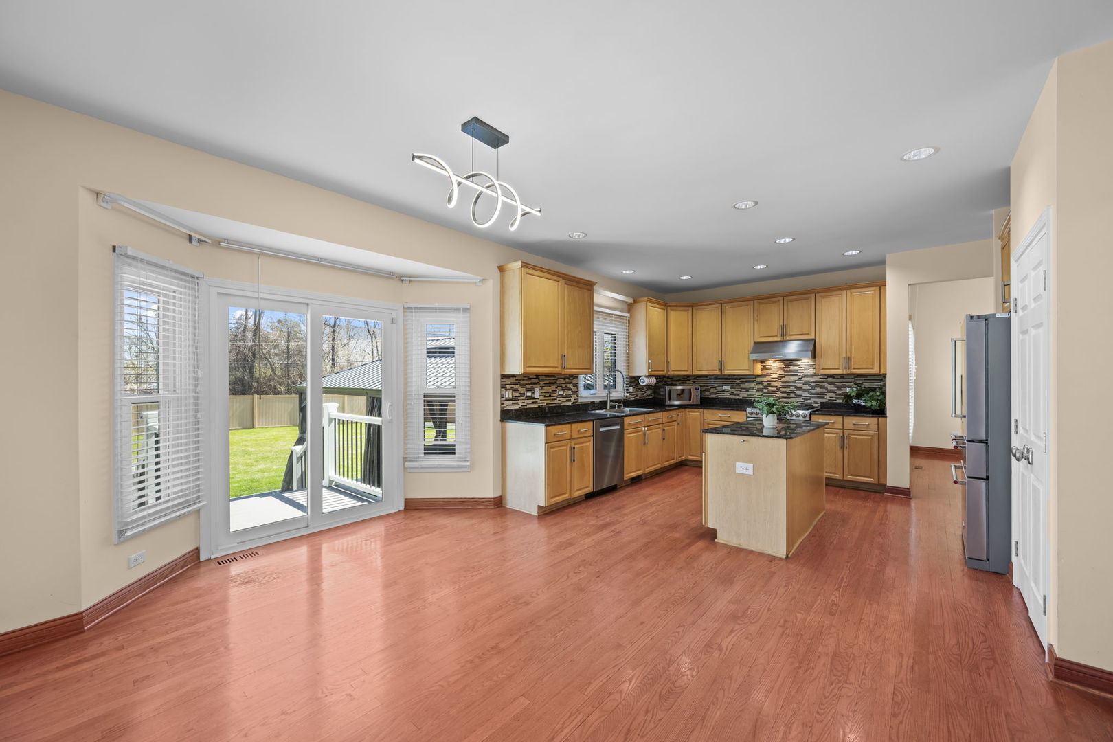 155 Lilac Lane, Wheeling, IL 60090