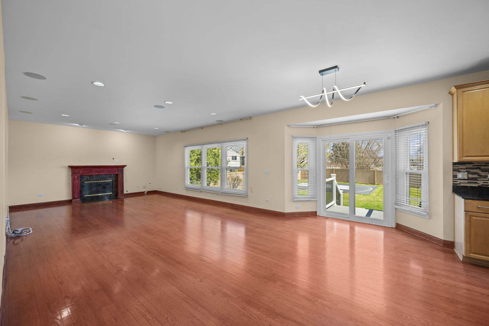 155 Lilac Lane, Wheeling, IL 60090