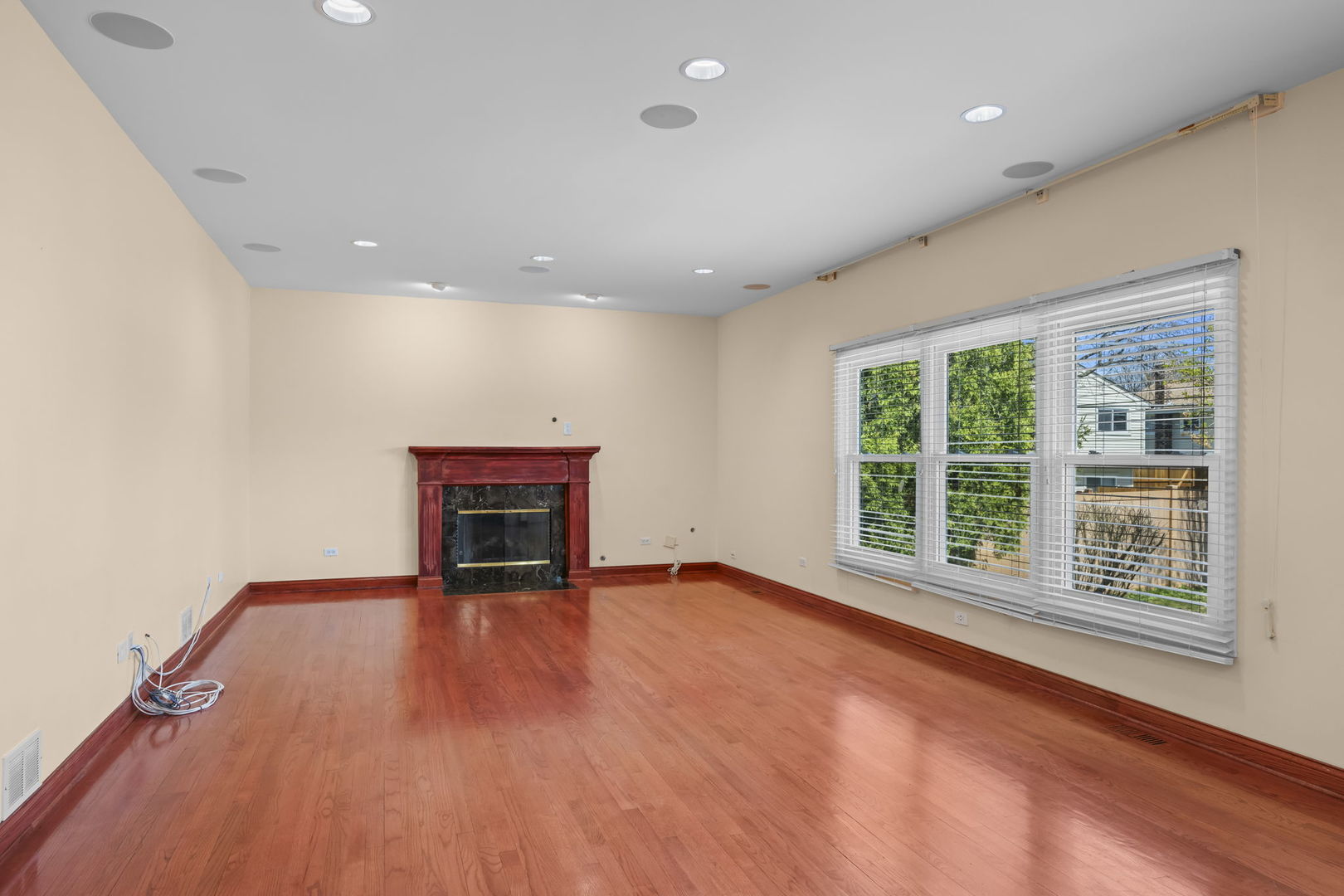 155 Lilac Lane, Wheeling, IL 60090