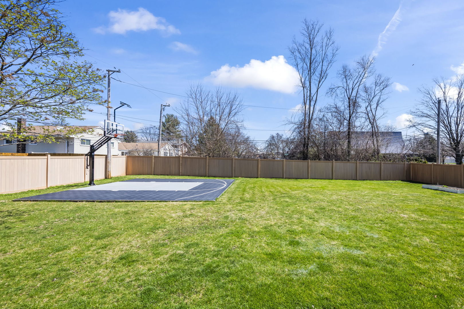 155 Lilac Lane, Wheeling, IL 60090