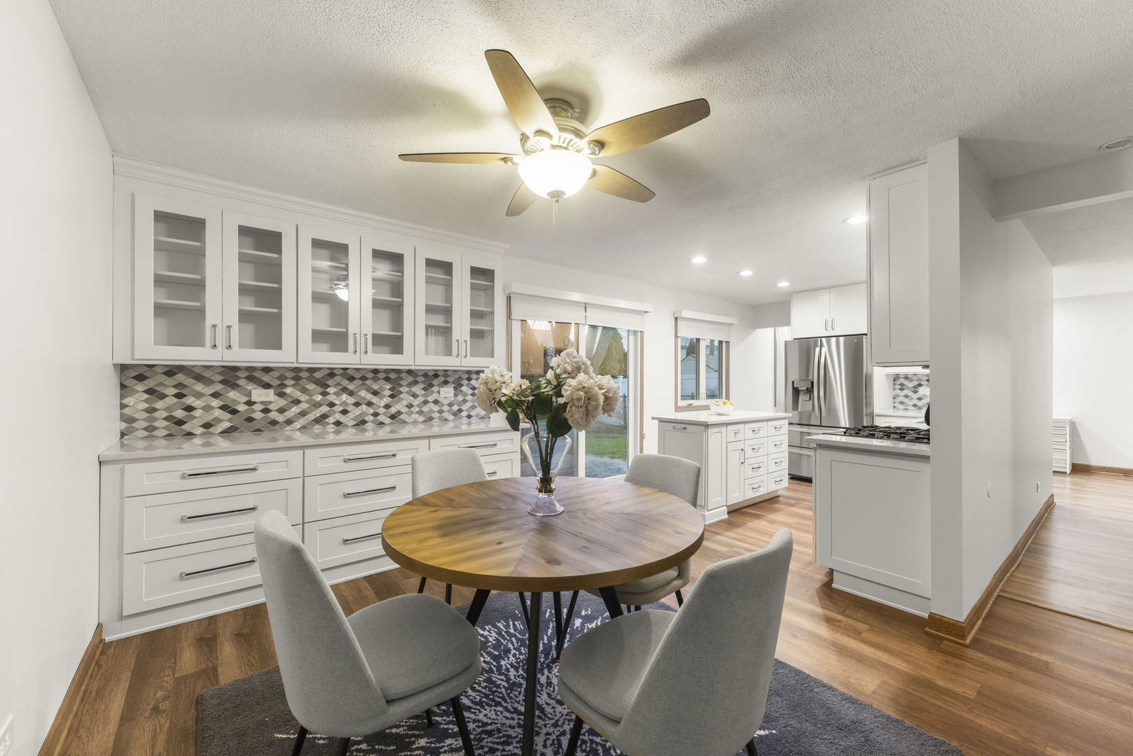 2355 Sunnydale Drive, Woodridge, IL 60517