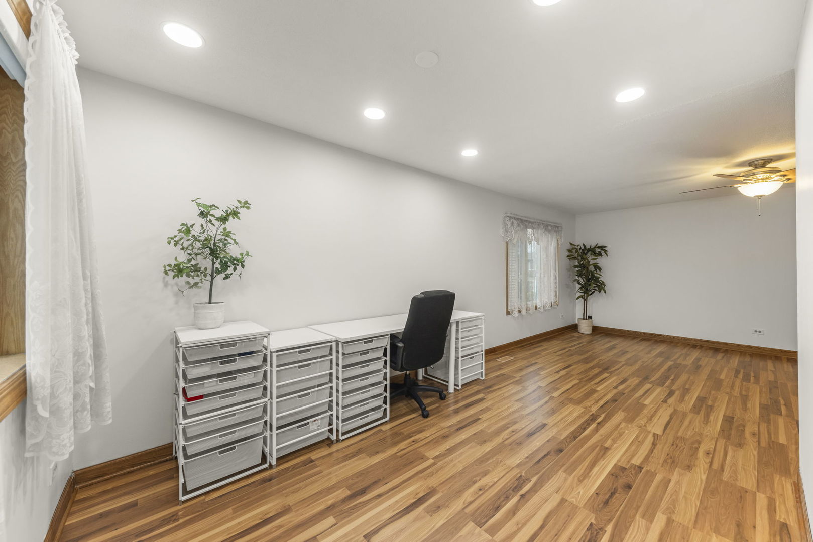 2355 Sunnydale Drive, Woodridge, IL 60517