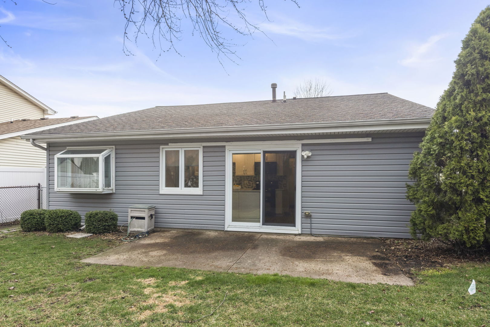 2355 Sunnydale Drive, Woodridge, IL 60517