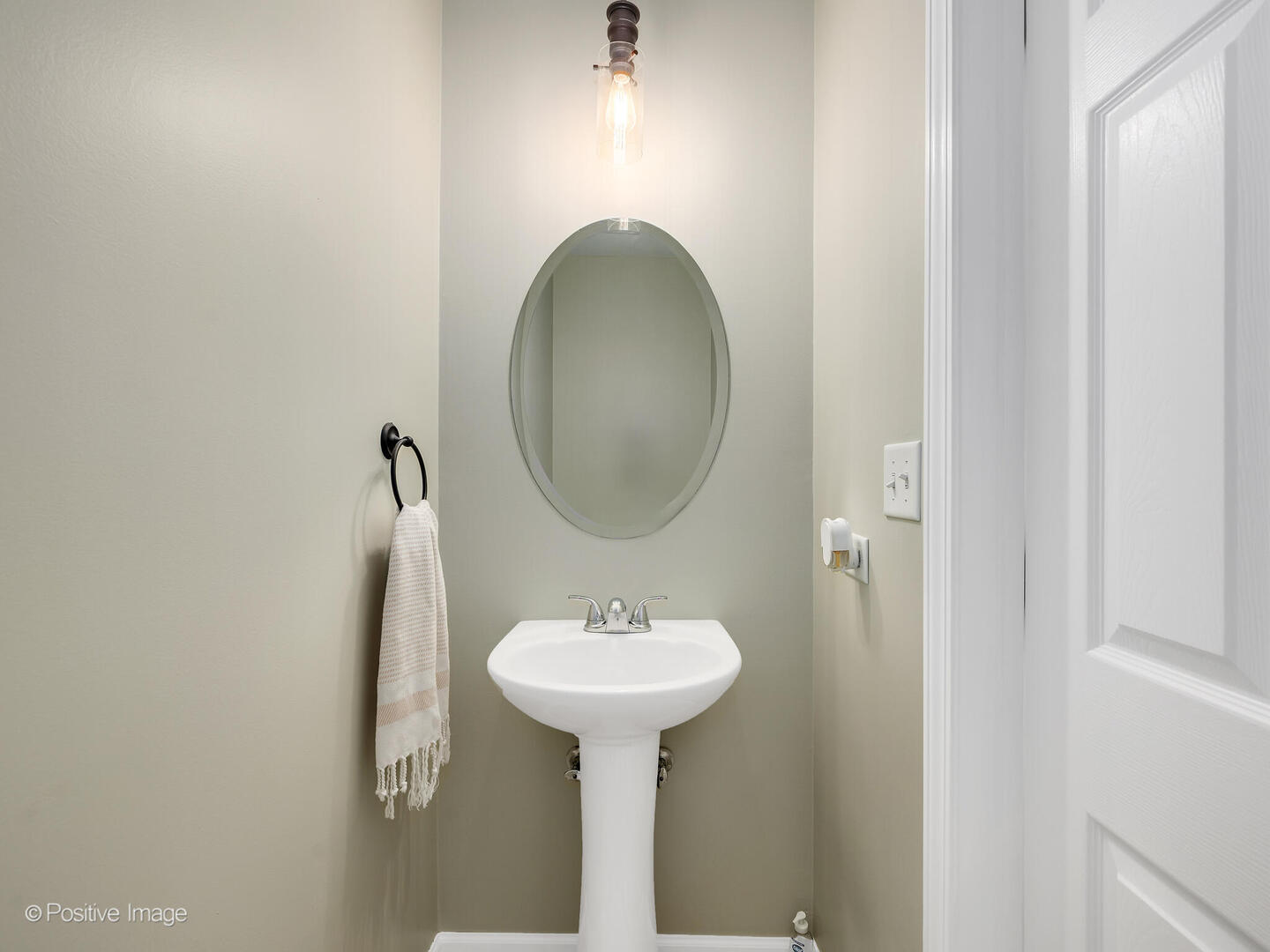 844 N 1st Street, Elburn, IL 60119