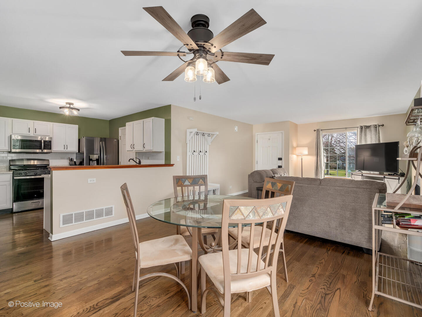 844 N 1st Street, Elburn, IL 60119