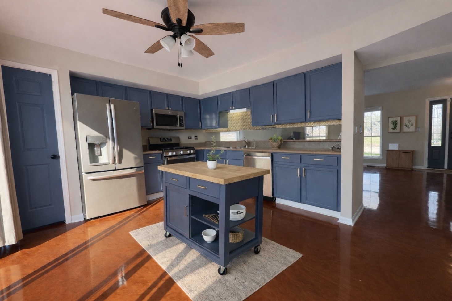 2467 Deerfield Drive, Aurora, IL 60506