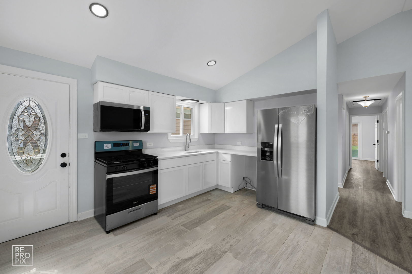 7616 S 78th Avenue, Bridgeview, IL 60455