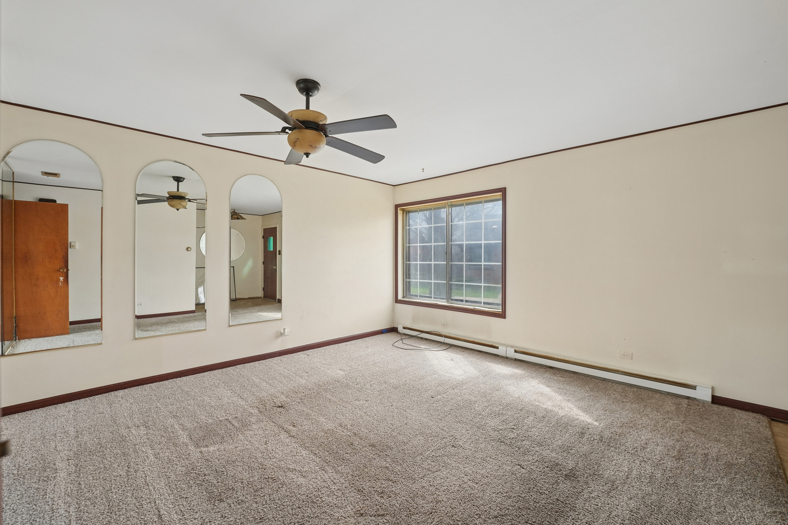 1S127 Stratford Lane, Villa Park, IL 60181