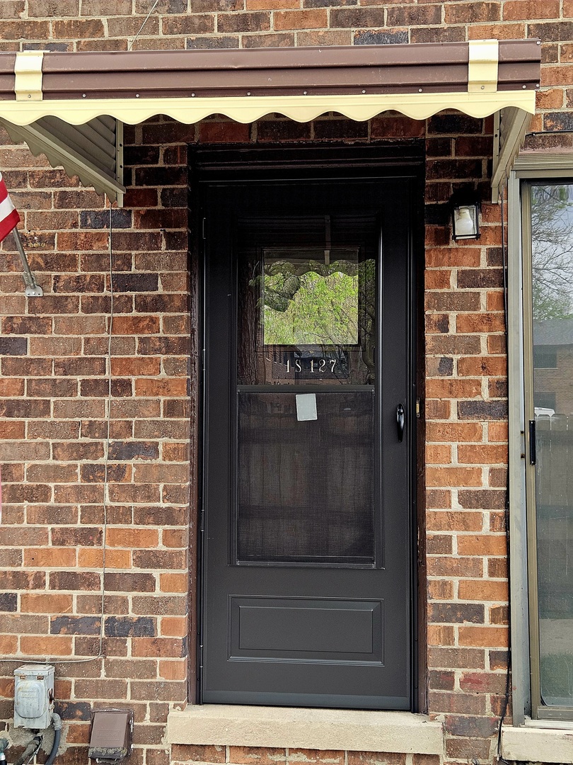 1S127 Stratford Lane, Villa Park, IL 60181