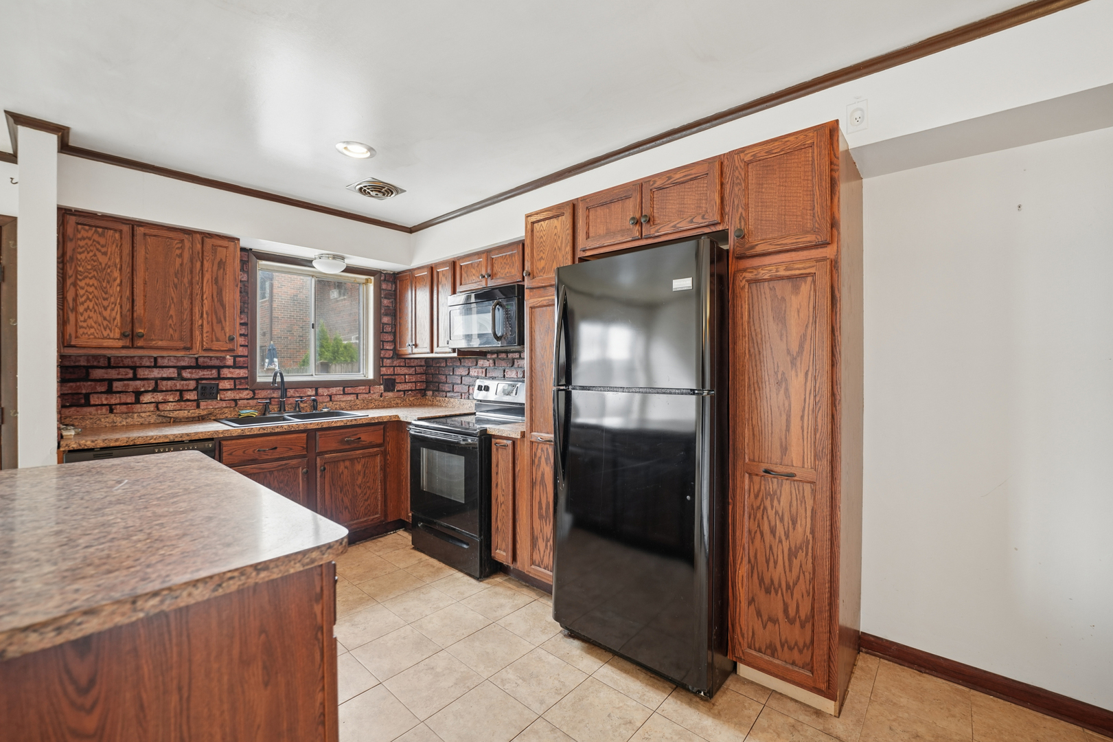 1S127 Stratford Lane, Villa Park, IL 60181