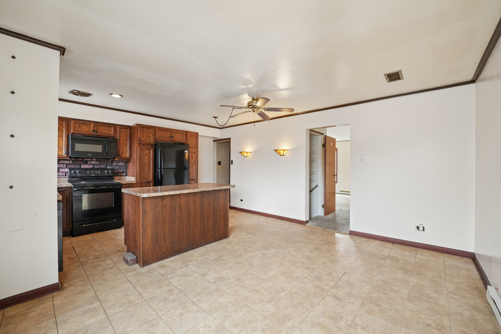 1S127 Stratford Lane, Villa Park, IL 60181