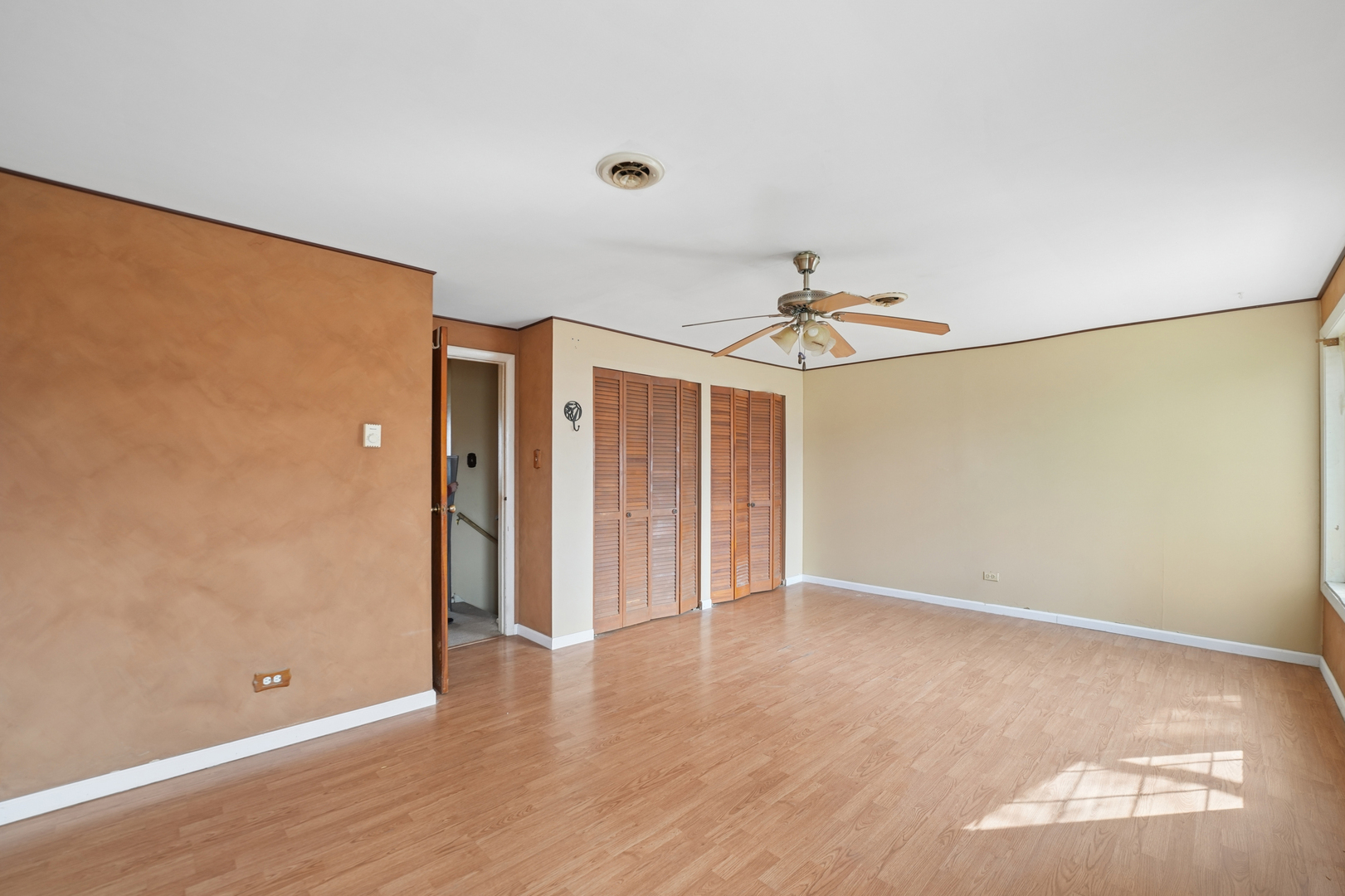 1S127 Stratford Lane, Villa Park, IL 60181