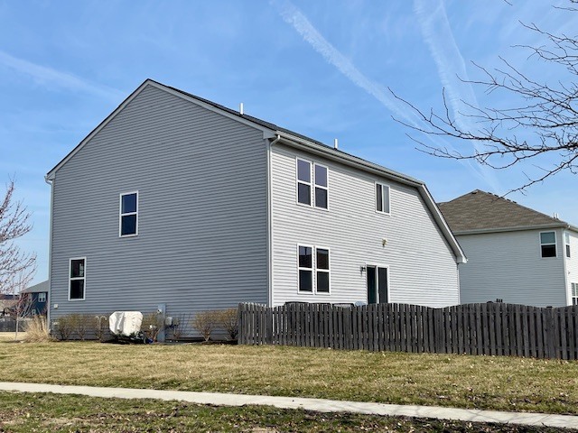 2009 Mayfair Drive, Island Lake, IL 60042