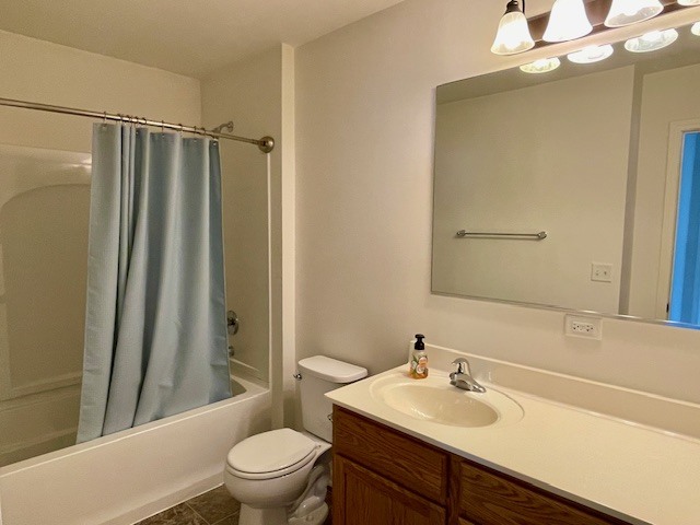 2009 Mayfair Drive, Island Lake, IL 60042