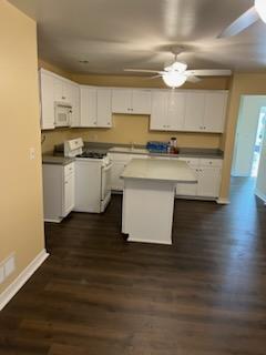 33 Circle Drive, Indian Creek, IL 60061