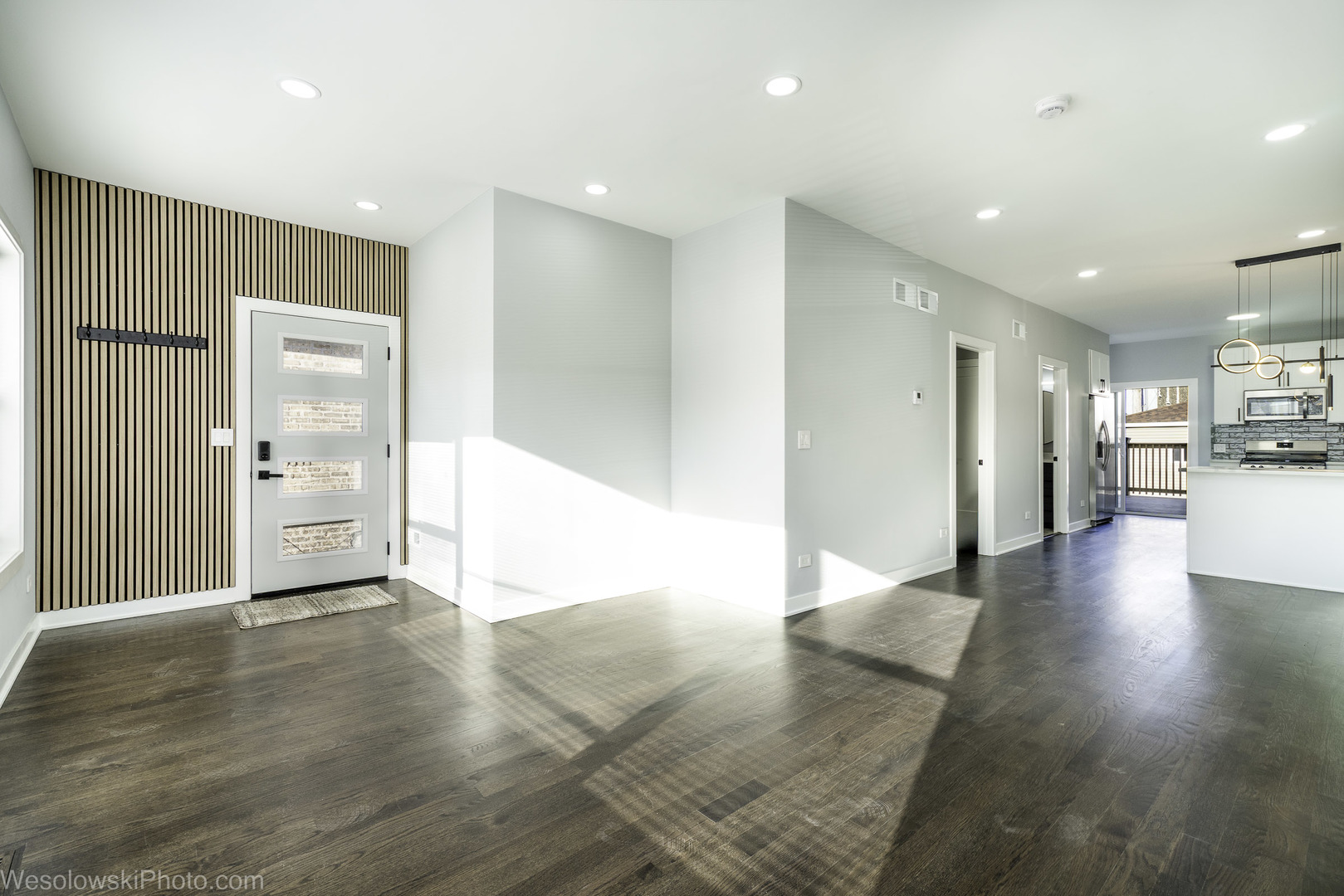 1047 N Saint Louis Avenue, Chicago, IL 60651