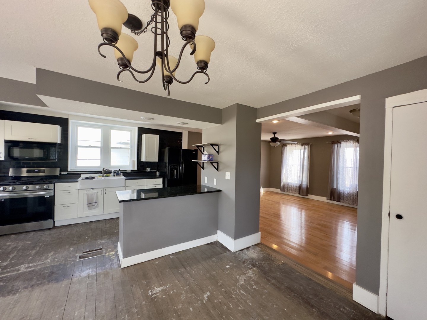 1704 Main Street, Peru, IL 61354