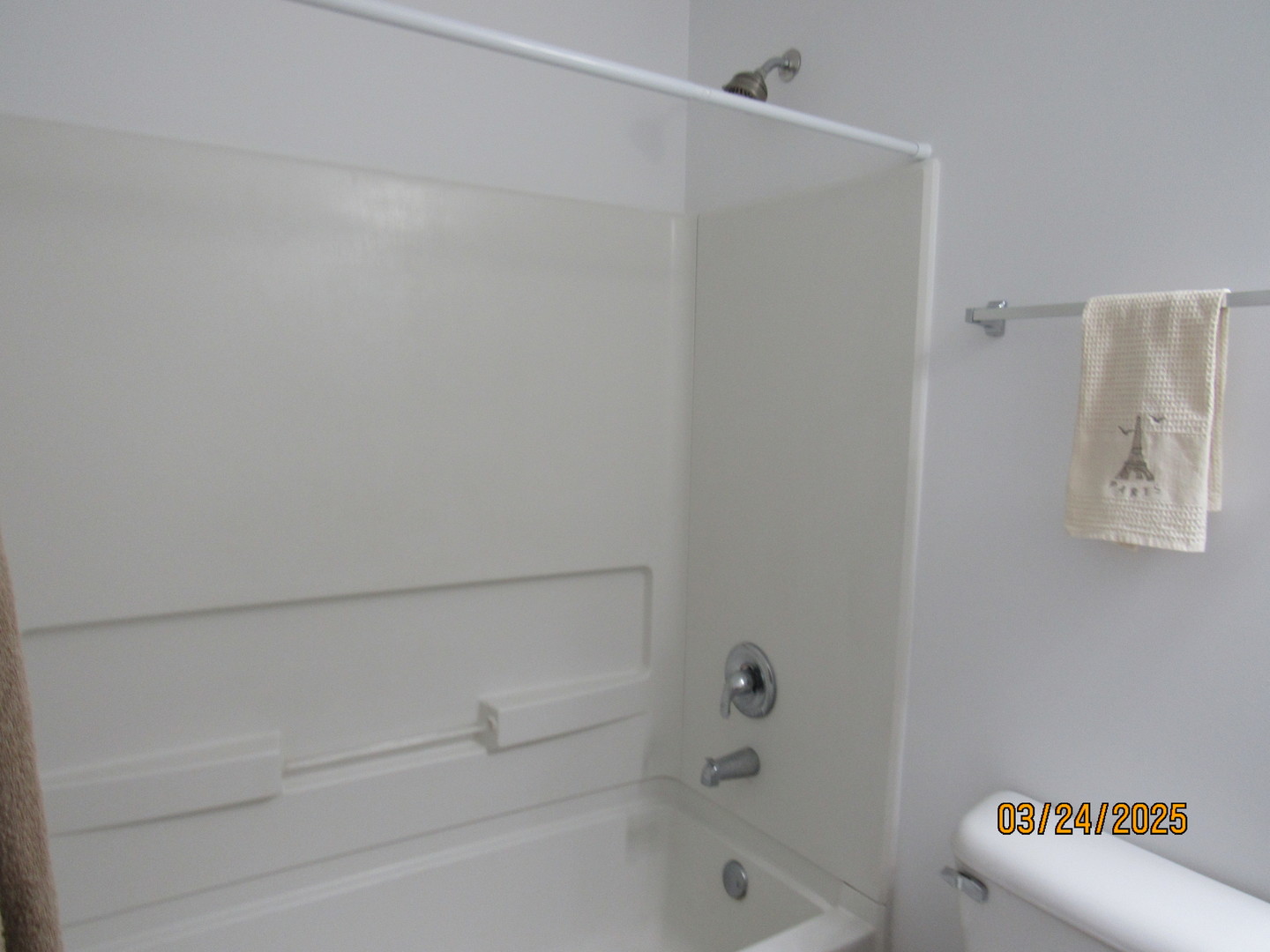 494 S Jade Lane, Round Lake, IL 60073