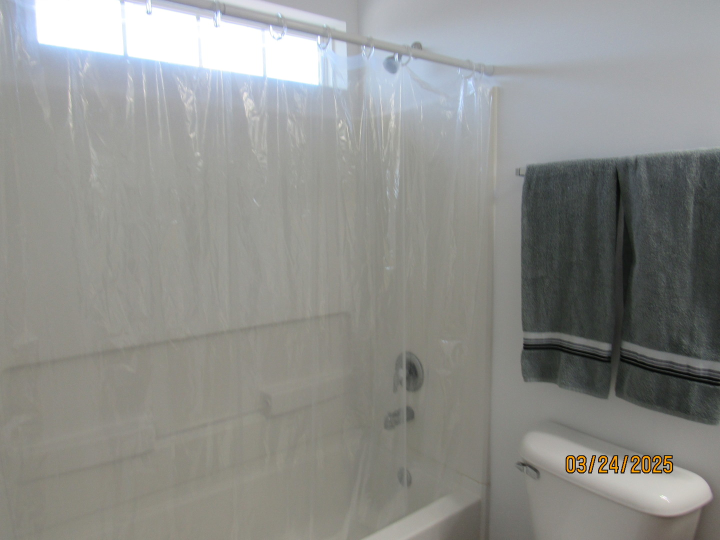 494 S Jade Lane, Round Lake, IL 60073