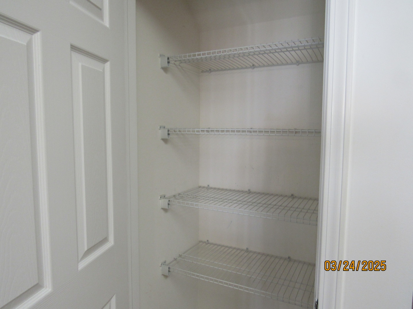 494 S Jade Lane, Round Lake, IL 60073