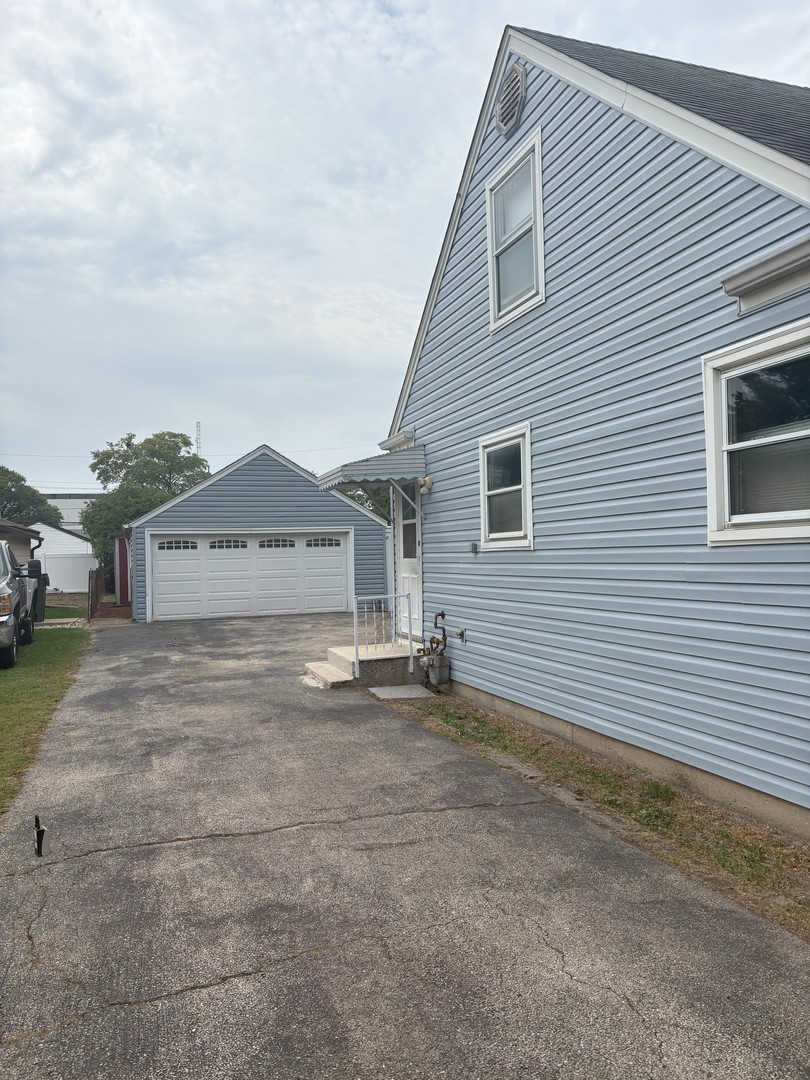 3112 Pearl Avenue, Melrose Park, IL 60164