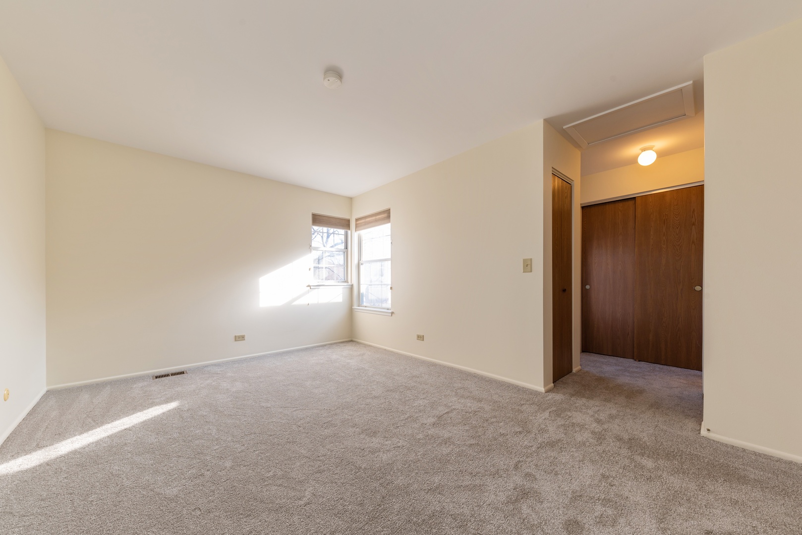 260 E Fabish Drive, Buffalo Grove, IL 60089