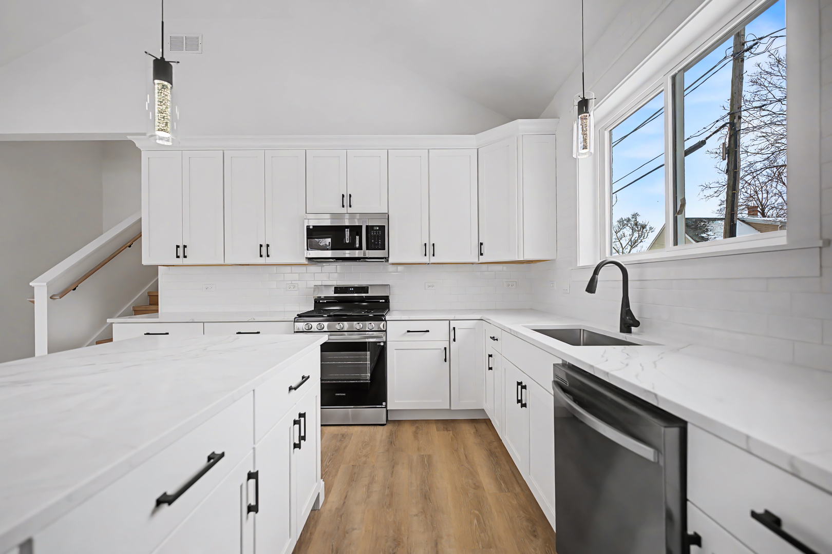 8245 43rd Place, Lyons, IL 60534