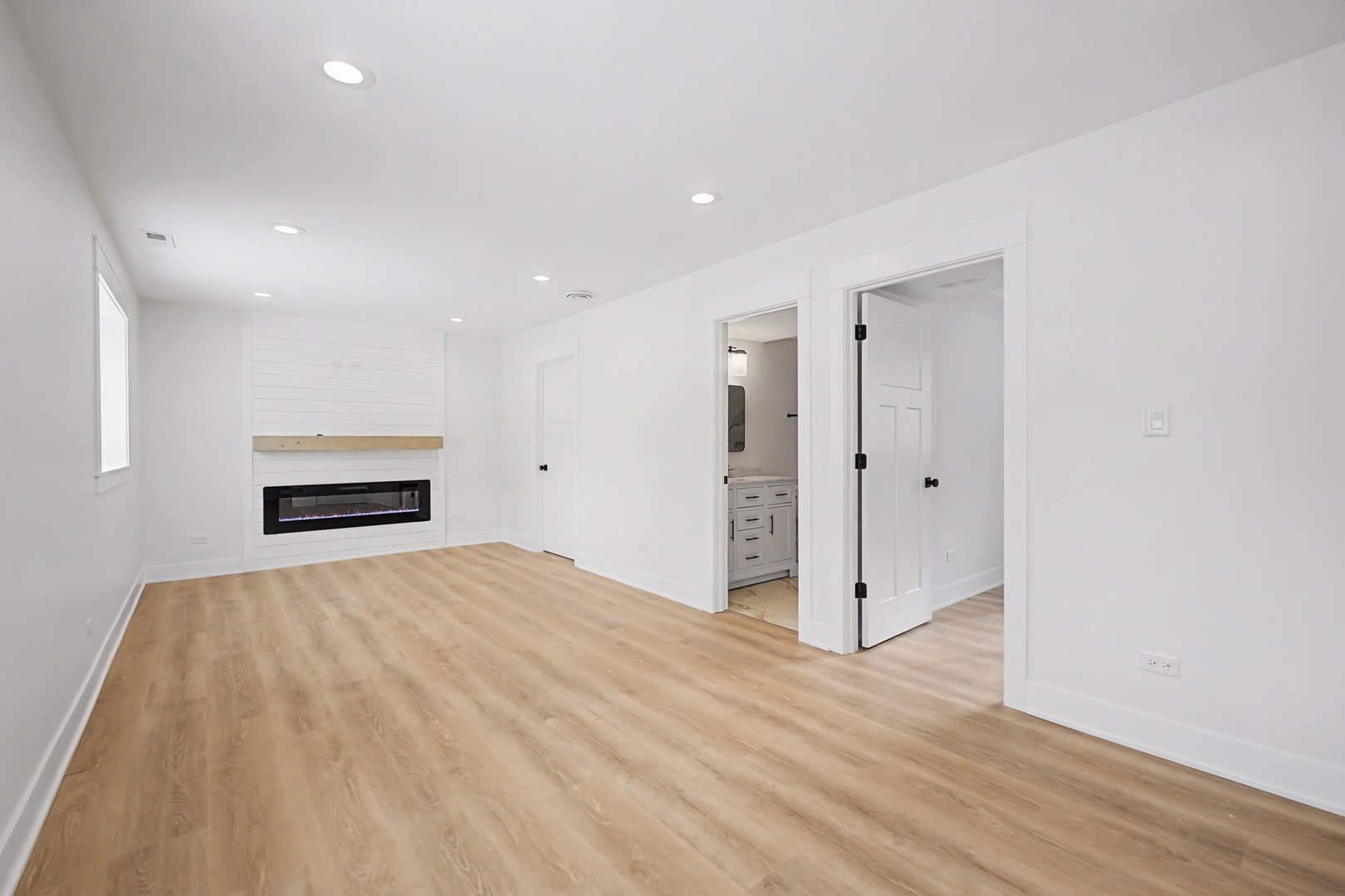 8245 43rd Place, Lyons, IL 60534