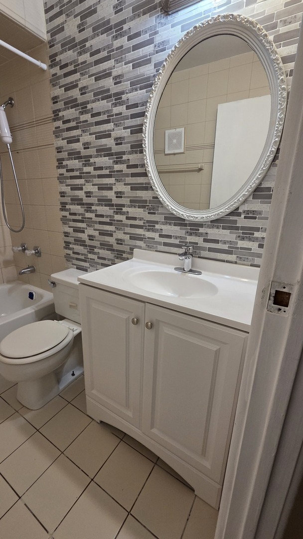 9368 BAY COLONY Drive #2S, Des Plaines, IL 60016