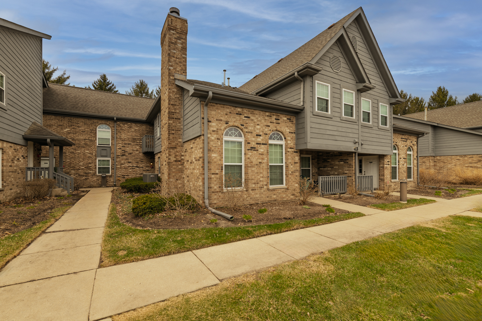 43 Foxcroft Road #43-127, Naperville, IL 60565