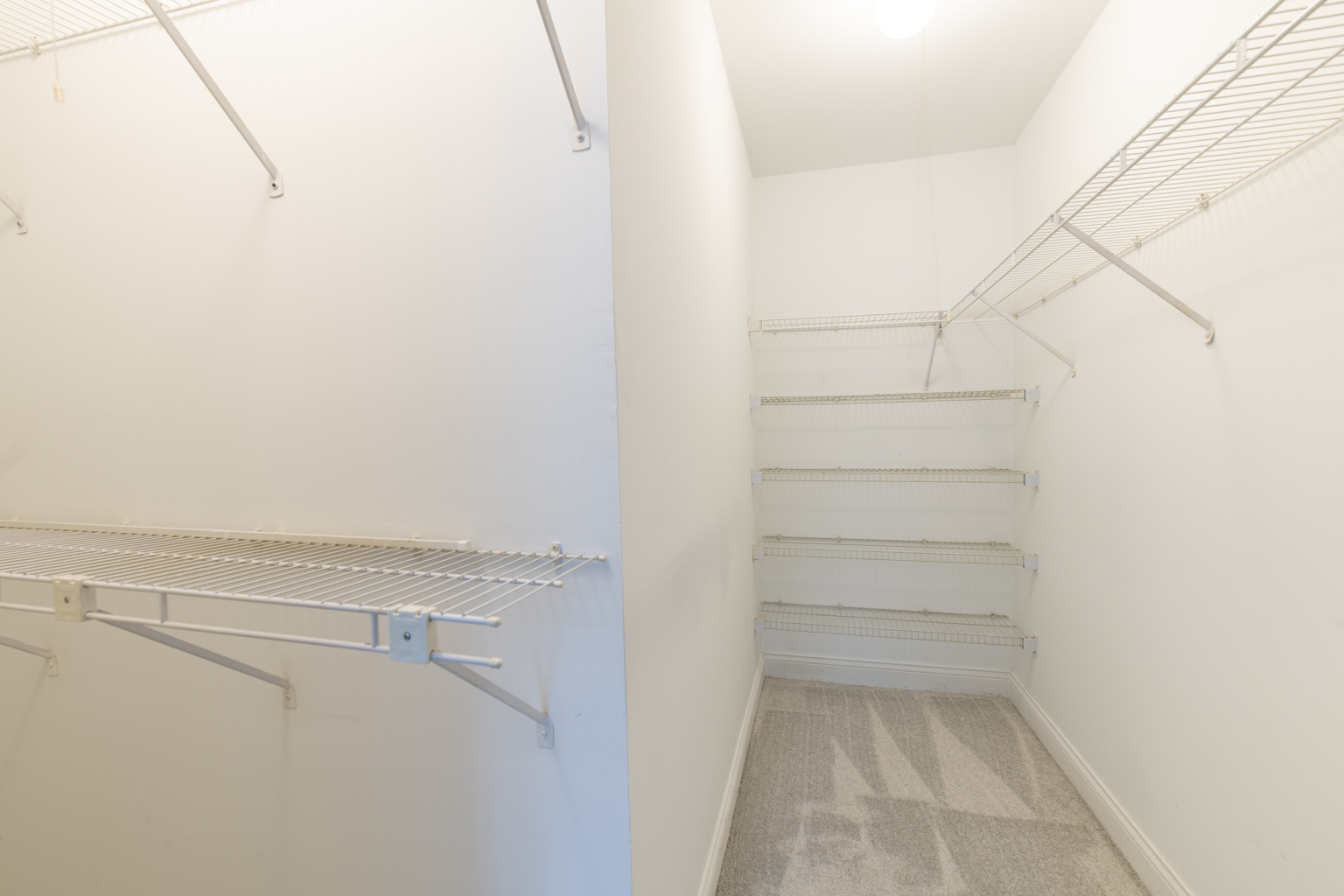 43 Foxcroft Road #43-127, Naperville, IL 60565