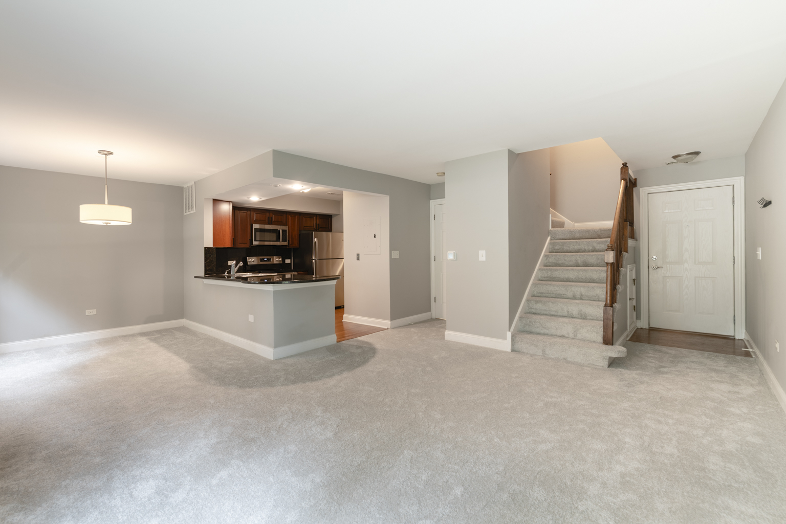 43 Foxcroft Road #43-127, Naperville, IL 60565